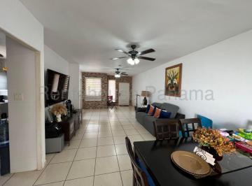 Casa de 3 habitaciones, San Miguelito · Amplia Casa en Venta en Brisas del Golf