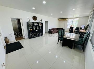 Casa de 3 habitaciones, Panamá · Amplia Casa en Venta en Diablo