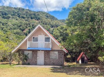 Casa de 3 habitaciones, Volcan · Cabaña en Venta con Vistas Al Río y a La Montaña Cerca del Centro, Volcan