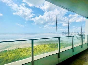 Apartamento · 300m² · 3 Recámaras · 2 Estacionamientos · Venta Apartamento primera Linea Costa del Este  Ciudad de Panamá