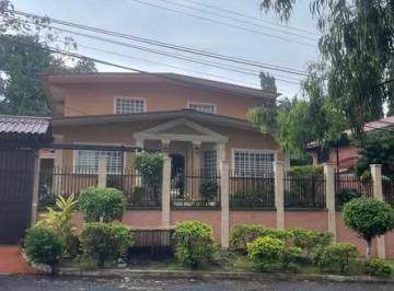 Casa · 600m² · 5 Recámaras · 3 Estacionamientos · Casa en Venta – Villas Alpinas, Villa Zaita | Panamá Norte