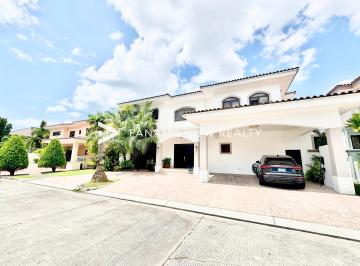 Casa · 700m² · 4 Recámaras · 5 Estacionamientos · Toscana / Costa del Este / Venta