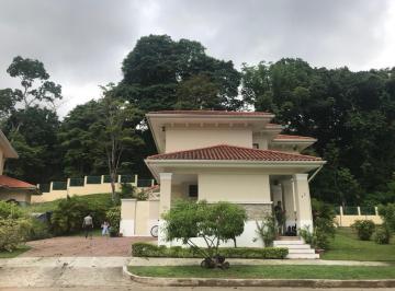 Casa · 380m² · 3 Recámaras · 4 Estacionamientos · Venta de Casa en Clayton - Sendero de Camino de Cruces Negociable