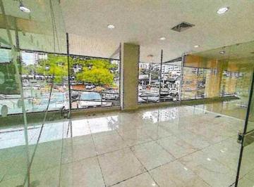 Oficina comercial · 450m² · 8 Recámaras · 14 Estacionamientos · Alquiler Oficina Entre Via España/12 de Octubre 450 m² Nrr