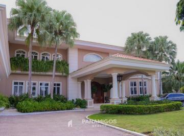 Casa de 4 habitaciones, Panamá · Casa de 4 Recamaras de Lujo en Venta en Royal Pacific