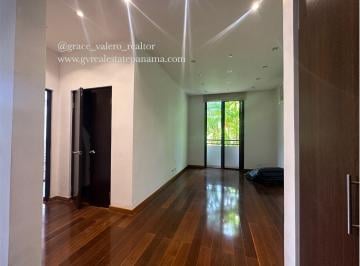 Casa · 458m² · 4 Recámaras · 3 Estacionamientos · PH Embassy Club Casa Venta/renta 4 Recámaras con Baño Clayton Panama