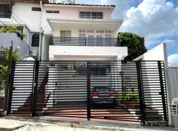 Casa · 243m² · 3 Recámaras · 2 Estacionamientos · Casa Duplex en Hato Pintado 243 m² Cerca de La 12 de Octubre