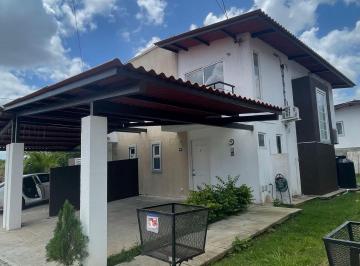 Casa · 165m² · 3 Recámaras · 2 Estacionamientos · Hermosa Casa de 2 Pisos en Alquiler, Arraiján PH La Campiña.