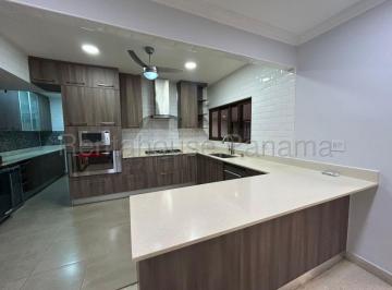 Casa de 4 habitaciones, Panamá · Venta de Casa en Betania