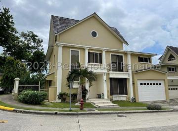 Casa de 3 habitaciones, Panamá · Venta de Casa en Clayton
