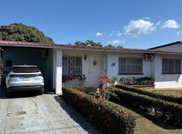 Casa de 3 habitaciones, David · Casa Amoblada de 3 Habitaciones en Alquiler – Villa Mercedes, David, Chiriquí.