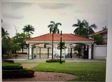 Casa · 530m² · 3 Recámaras · 3 Estacionamientos · Costa del Este - Venta de Casa en Costa Serena