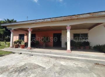 Finca de 6 habitaciones, La Chorrera · Venta Lote con Casa La Chorrera 26 Ml6371