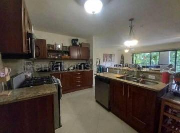 Apartamento de 3 habitaciones, Panamá · Venta de Departamento en Embassy Club en Clayton