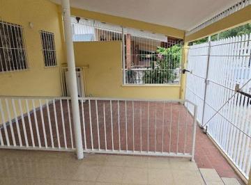 Casa · 180m² · 3 Recámaras · 2 Estacionamientos · Casa en Altos de Panamá 3 Rec Patio Cbe $1,300