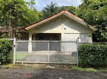 Casa de 4 habitaciones, Panamá · Venta de Casa en Albrook