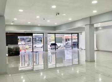 Local comercial · 650m² · 1 Recámara · 4 Estacionamientos · Local Comercial en Vía España 650 m² Obarrio Alto Tráfico $8,500