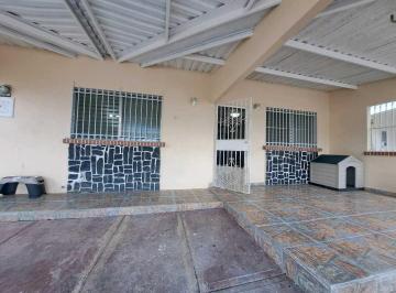 Casa · 189m² · 3 Recámaras · 2 Estacionamientos · Casa Altos de Santa Ma. (Condado del Rey) (Kf)