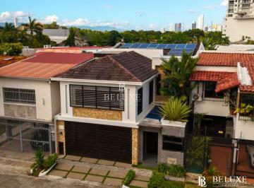 Casa · 422m² · 4 Recámaras · 2 Estacionamientos · Venta de Casa Remodelada, en Altos del Golf (6)