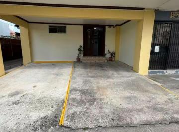 Apartamento de 3 habitaciones, Panamá · Apartamento Planta Baja Centrico en Parque Lefevre