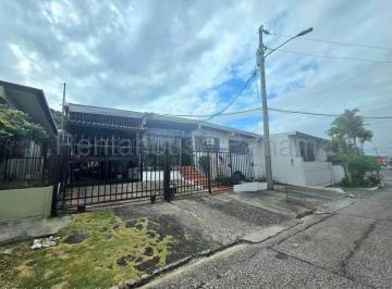 Casa de 20 habitaciones, Panamá · Casa en Venta en Betania