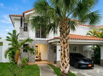 Casa de 4 habitaciones, Panamá · Venta Casa Versalles