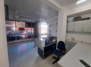 Local comercial · 130m² · 4 Recámaras · 2 Estacionamientos · Local Betania (Kf)