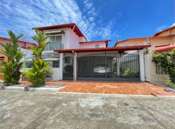 Casa de 3 habitaciones, Panamá · Venta de Casa en Villa Zaita