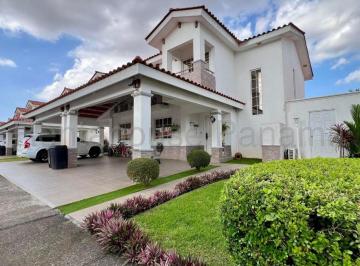Casa de 3 habitaciones, Panamá · Venta de Casa en Versalles