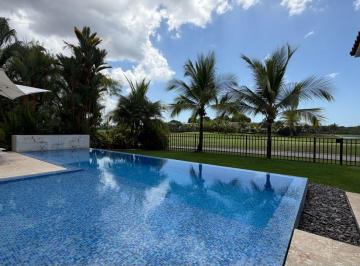 Casa · 780m² · 4 Recámaras · 4 Estacionamientos · Venta de Casa en Santa Marìa
