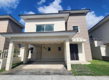 Casa de 4 habitaciones, Panamá · Venta de Casa con 353 m² en Altos de Panamá PH Altos del Parque 26 - 4904sr