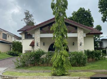 Casa · 498m² · 4 Recámaras · 2 Estacionamientos · Venta de Casa en Senderos de Cruces – Clayton – Sp