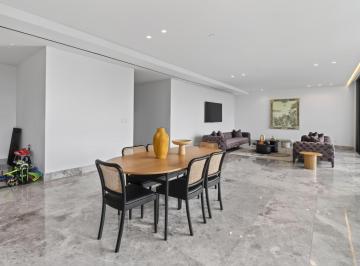 Apartamento · 322m² · 2 Recámaras · 3 Estacionamientos · Empire Residences