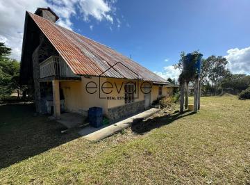 Casa · 200m² · 4 Recámaras · 4 Estacionamientos · Casa en Chiriqui - Volcan