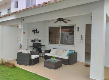 Casa de 3 habitaciones, Panamá · Amplia Casa en Alquiler en Versalles