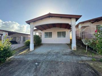 Casa · 95m² · 3 Recámaras · 2 Estacionamientos · Venta Casa en Brisas del Golf - Arraiján (Of)