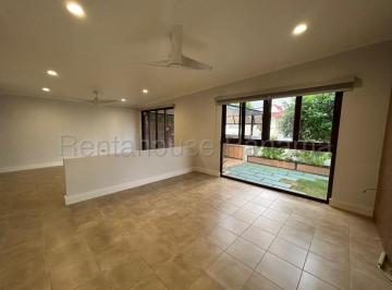 Casa de 4 habitaciones, Panamá · Venta de Casa en Betania M&sup2;: 327