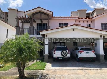 Casa de 3 habitaciones, Panamá · Casa en Venta en PH Quintas de Versalles Versalles Aecc#24 - 10374