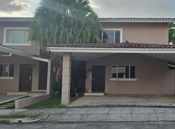 Casa · 230m² · 3 Recámaras · 2 Estacionamientos · PH Villa Tiber - Brisas del Golf 230 m² 3r 3.5b $278k