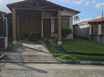 Casa de 3 habitaciones, Panamá · Alquiler de Casa Valles del Lago