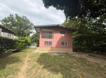 Casa · 4 Recámaras · 3 Estacionamientos · Alquiler de Casa en Chame 4 Recamaras con Piscina. A. Q.
