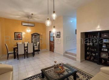 Casa de 3 habitaciones, San Miguelito · Amplia Casa en Venta en Amelia D
