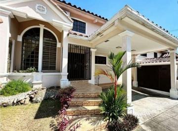 Casa de 3 habitaciones, Panamá · Venta de Casa en El Dorado, Betania – Corona Gardens | Seguridad 24h