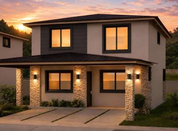 Casa de 3 habitaciones, San Miguelito · Brisas de Centennial Modelo Cora a Premium