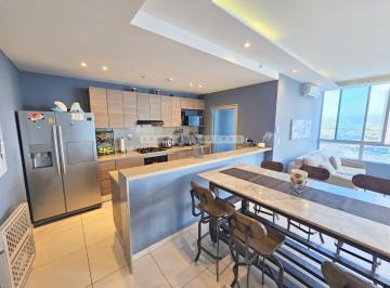 Apartamento de 3 habitaciones, Panamá · Alquiler de Apartamento con Línea Blanca en PH Maui - Costa del Este