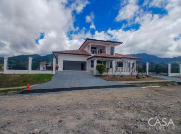 Casa de 4 habitaciones, Volcan · 4 Bedroom Two - Story Home For Sale in Volcán, Tierras Altas, Chiriqui