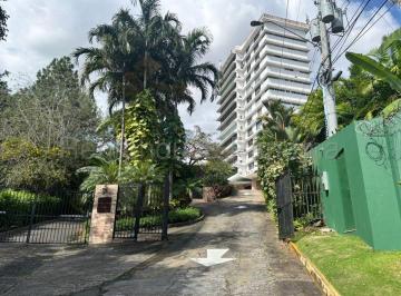 Apartamento de 4 habitaciones, Panamá · Alquilo Apartamento en Altos del Golf. PH Cerro Bonito. 293 m²