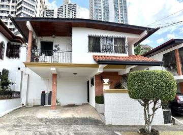 Casa de 4 habitaciones, Panamá · Venta Casa en Las Mercedes, Betania