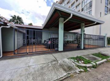 Casa de 4 habitaciones, Panamá · Venta de Casa en Altos de Golf
