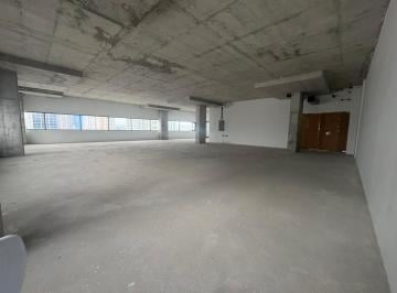 Local comercial · 335m² · 9 Estacionamientos · Alquiler de Local Comercial en San Francisco en Obra Gris